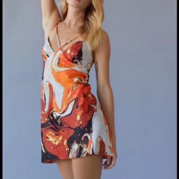 𝅺Urban Outfitters Silky Satin Strappy Cut Out Dress In Warm Toned Marble - Picture 4 of 5